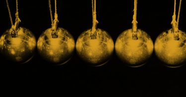 Portada de la conferencia: 100 años de lentes gravitatorias: de curiosidad a herramienta.