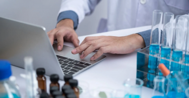 Portada de la noticia: Cinco de los investigadores del iC1, entre los más influyentes del mundo.