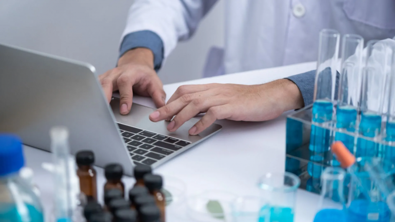 Portada de la noticia: Cinco de los investigadores del iC1, entre los más influyentes del mundo.